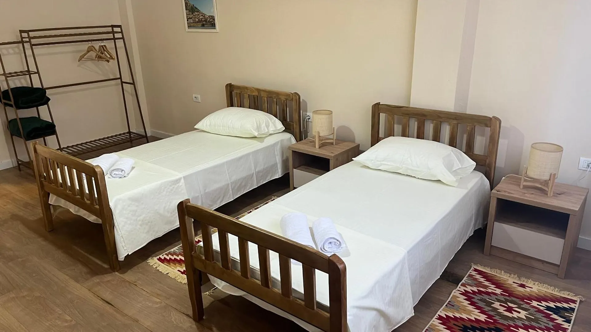 Irena And Papi'S Warm Apartment Tirana Albania
