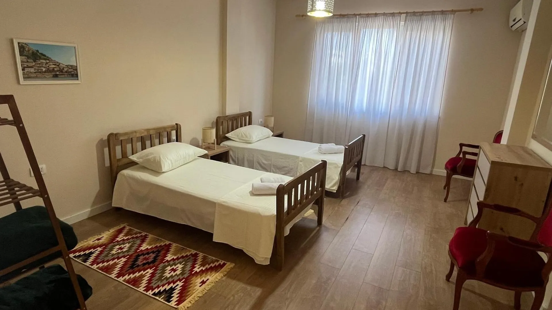 Irena And Papi'S Warm Apartment Tirana